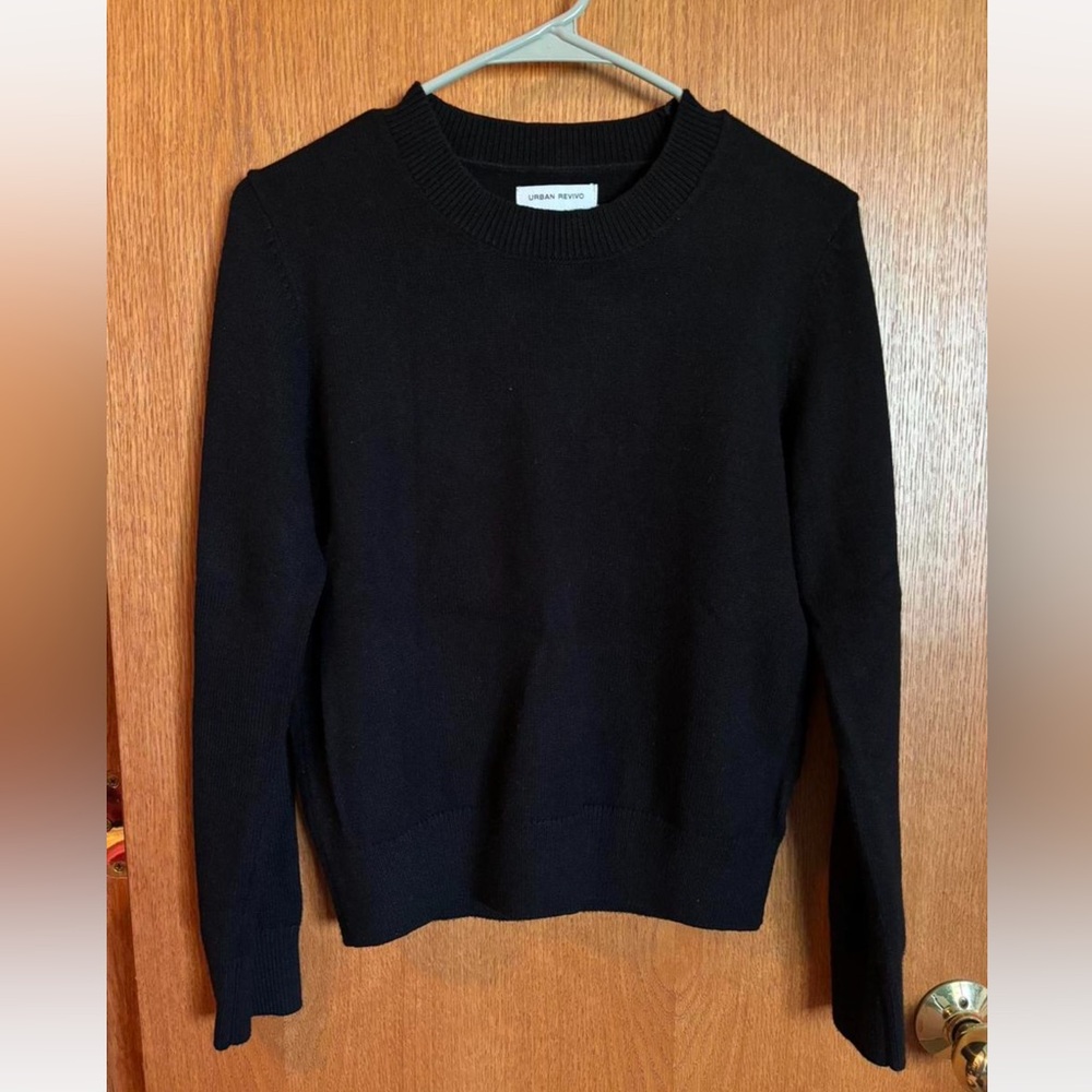 Urban Revivo Black Crew Neck Sweater